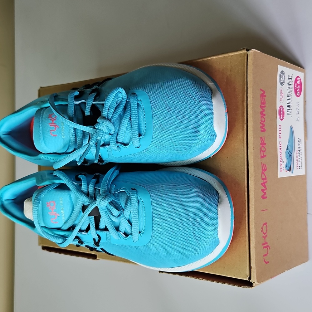 Ryka Size 5.5M Dynamic Pro Aqua Sneakers